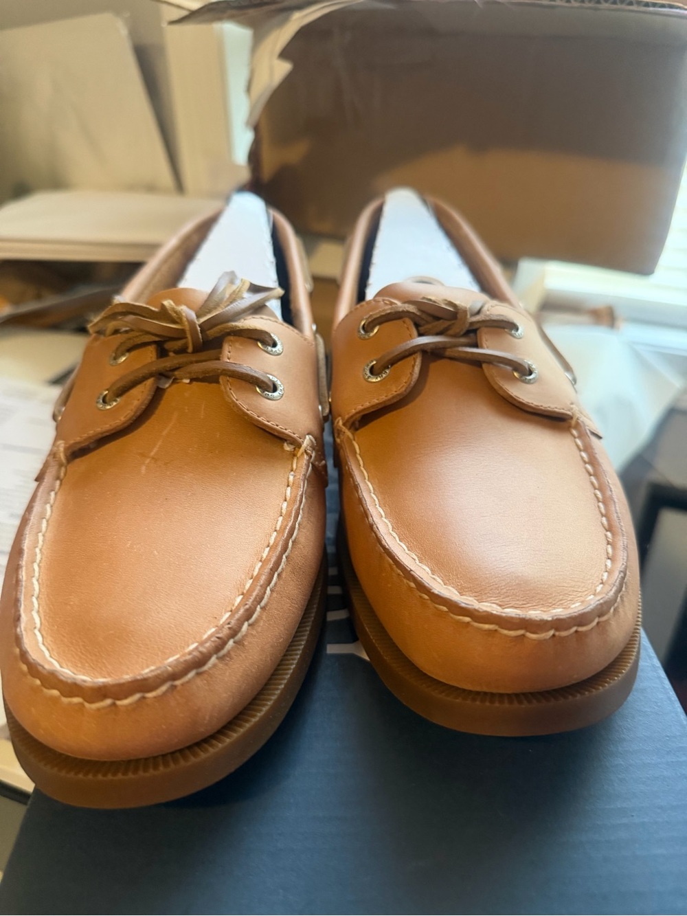Sperry Men's Classic Tan Leather Boat Shoes - Sahara.